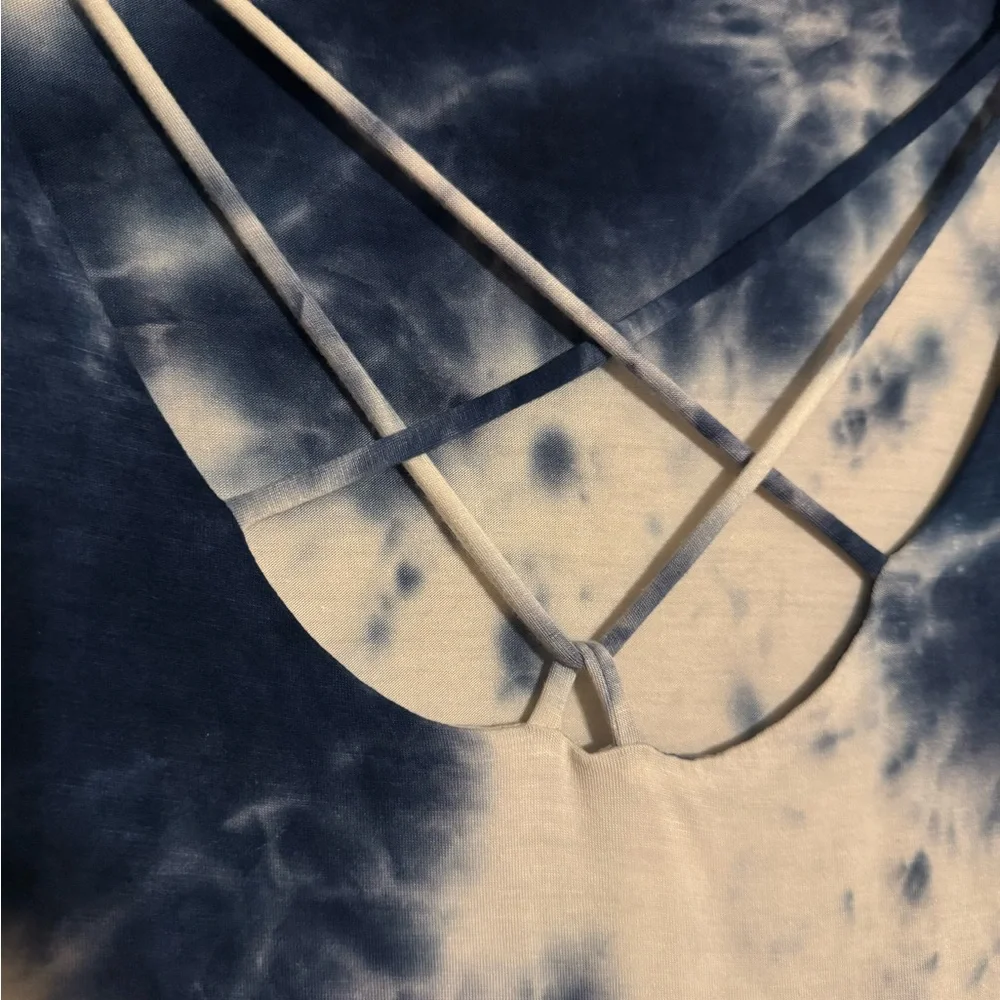 Ava James Blue and White top - Picture 3 of 4